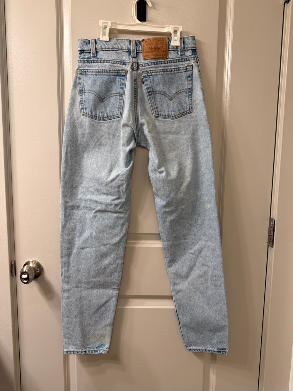 Vintage Levi's 550 Light Blue Tapered Jeans